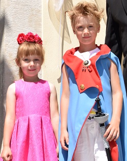 obraz na stronie Uroczystość nadania imienia Szkole Podstawowej w Wiszni Małej