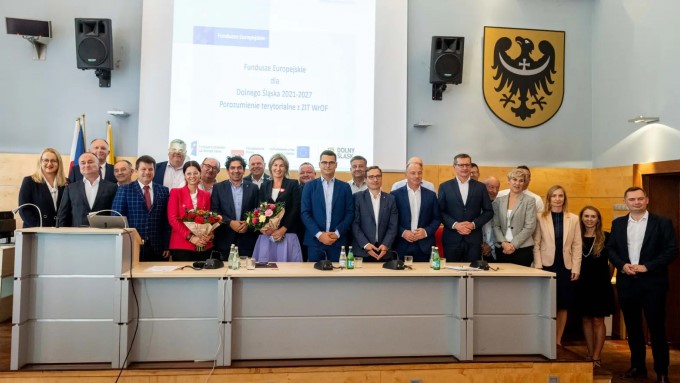 Obraz przedstawiający Zawarto porozumienie pomiędzy Województwem Dolnośląskim a ZIT WrOF